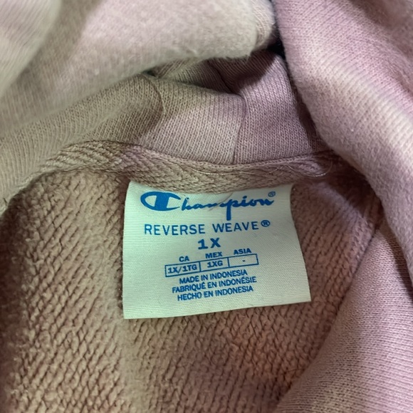 pink champion hoodie barley worn - Picture 3 of 3
